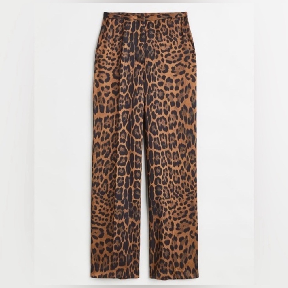 EUC- H&M Leopard High Waist Sateen Wide Leg Trouser w/Pockets